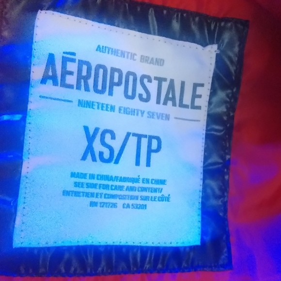 Aeropostale Size XS/TP Hooded Black Puffer Vest with Red Lining - Picture 6 of 8